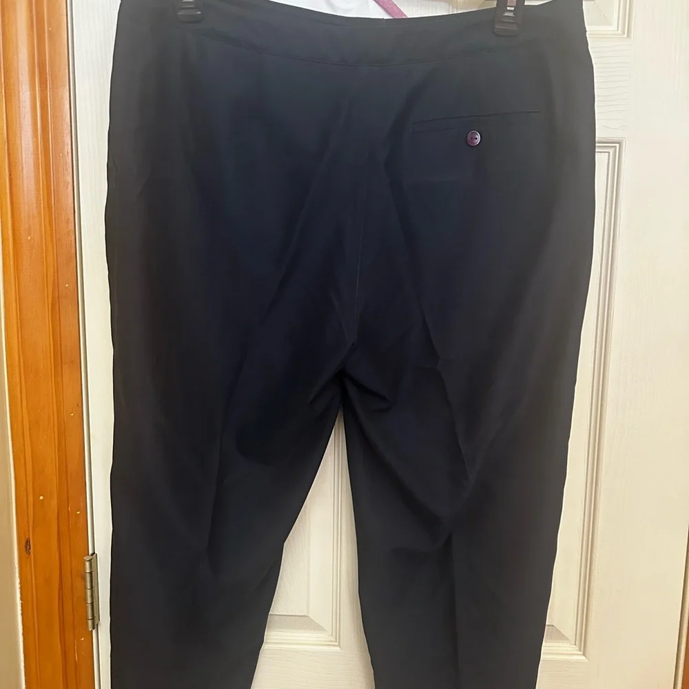 Liz Claiborne cropped dressy slacks - Picture 2 of 3
